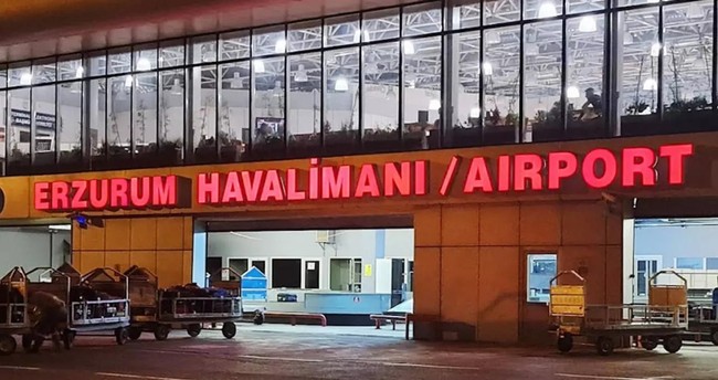 Antalya uçağında büyük kavga! Pilot rotayı değiştirdi Erzurum'a indi...