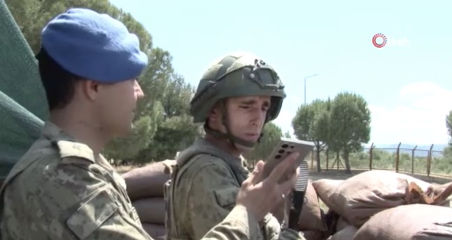 57. Alay’ın mirası 19. Komando Tugayı’nda duygusal bayram: Mehmetçik, babasıyla bayramlaştı!