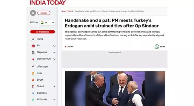 Zirveye damga vuran kare! Erdoğan–Modi tokalaşması Hint basını manşetlerinde... Barış sinyali mi?