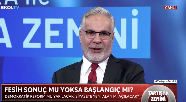 PKK'nın fesih kararı ve Terörsüz Türkiye aşkına... Hadi Özışık, canlı yayında Kürtçe türkü söyledi