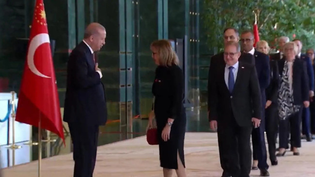 Türkiye Cumhuriyeti 102 yaşında... Cumhurbaşkanı Erdoğan ve devlet erkanı Anıtkabir'de! - Resim : 3