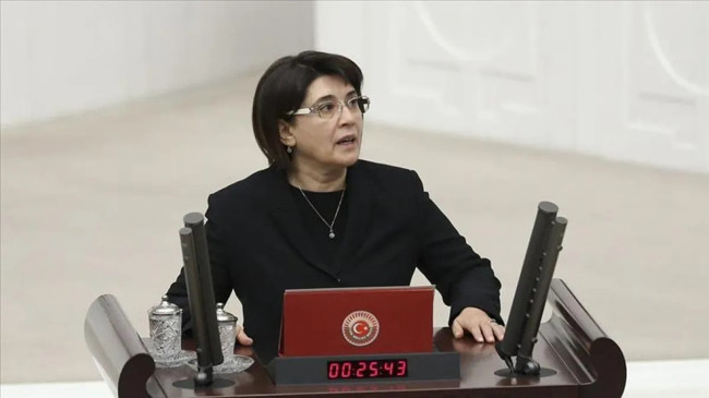 Alparslan Türkeş, Leyla Zana'ya 'kızım' dedi mi? Küfürlü tezahürat sonrası bomba polemik... - Resim : 2