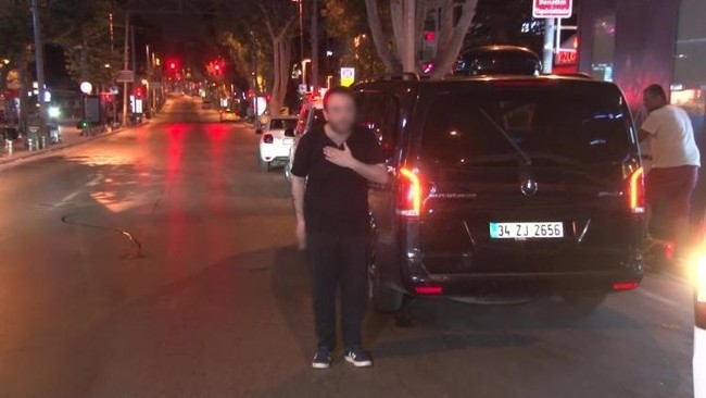 Kadıköy'de olaylı gece! Alkollü sürücü ve arkadaşı ekiplere zorluk çıkardı: Tehdit ettiler... - Resim : 3