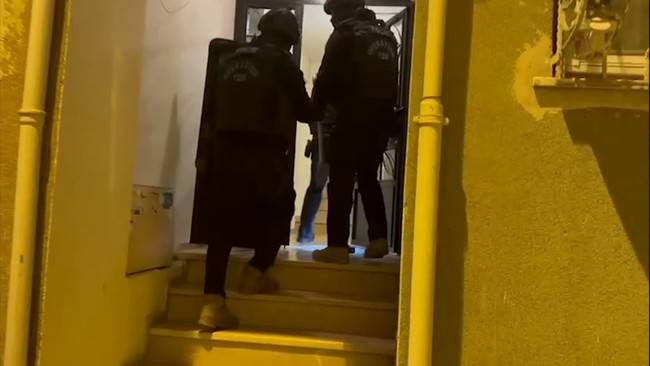 Cumhurbaşkanı Erdoğan'ın annesine küfreden eylemciler tek tek evlerinden paketlendi! - Resim : 2