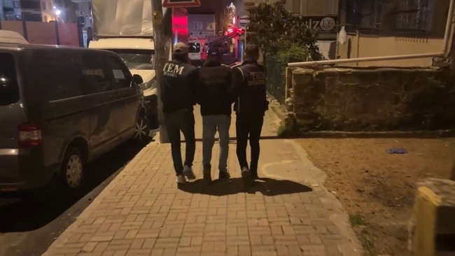 Cumhurbaşkanı Erdoğan'ın annesine küfreden eylemciler tek tek evlerinden paketlendi! - Resim : 3