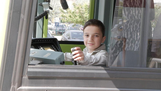 Bursalı Mehmet Eren’in 23 Nisan hayali gerçek oldu: 10 yaşında metro sürdü