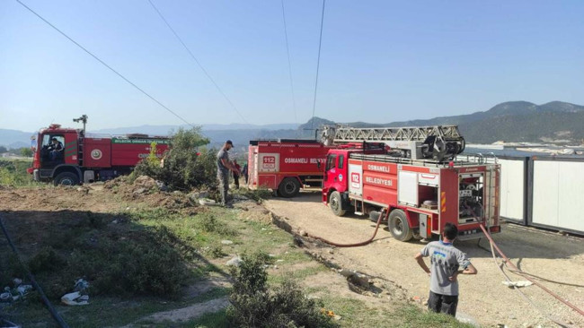 Bilecik Osmaneli’de TOKİ şantiyesinde konteyner yangını: Maddi hasar oluştu, soruşturma başlatıldı