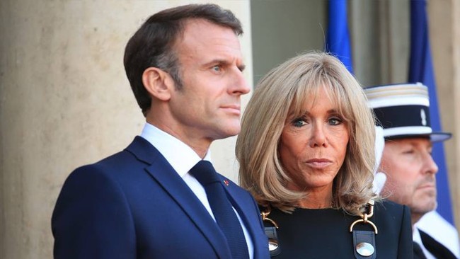 Fransa Cumhurbaşkanı Macron eşinden tokat yedi! Kameralar önünde aile krizi patladı... - Resim : 3