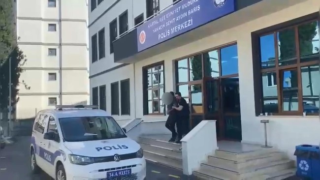 Kartal'da İETT otobüsünde taciz skandalı! Kapılar kilitlendi, şüpheli kendini tokatladı! - Resim : 2