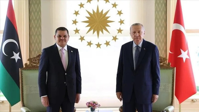 İstanbul'da Türkiye-İtalya-Libya zirvesi! Cumhurbaşkanı Erdoğan, Meloni ve Dibeybe Dolmabahçe'de buluştu!