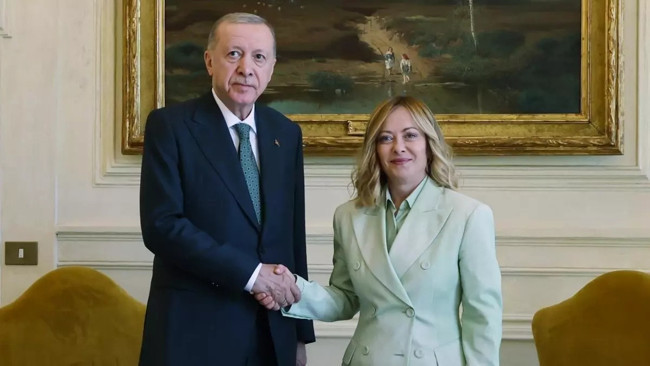 İstanbul'da Türkiye-İtalya-Libya zirvesi! Cumhurbaşkanı Erdoğan, Meloni ve Dibeybe Dolmabahçe'de buluştu! - Resim : 2