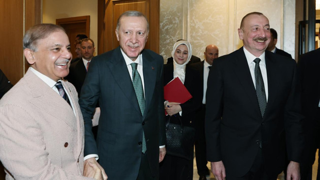 Karabağ Zaferi'nin 5. yıl dönümü! Bakü’de tarihi buluşma: Erdoğan, Aliyev ve Şerif aynı masada! - Resim : 2