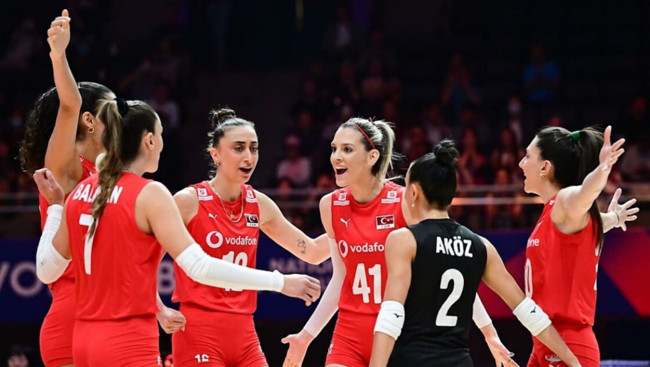 Filenin Sultanları Fransa'ya geçit vermedi! A Milli Kadın Voleybol takımımız Dünya Milletler Ligi’ne galibiyetle başladı