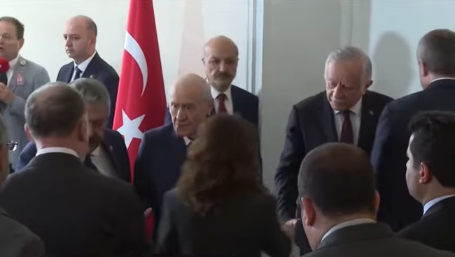 Meclis'te Terörsüz Türkiye zirvesi: Devlet Bahçeli heyeti kapıda karşıladı! DEM Parti-MHP görüşmesi sona erdi! - Resim : 3