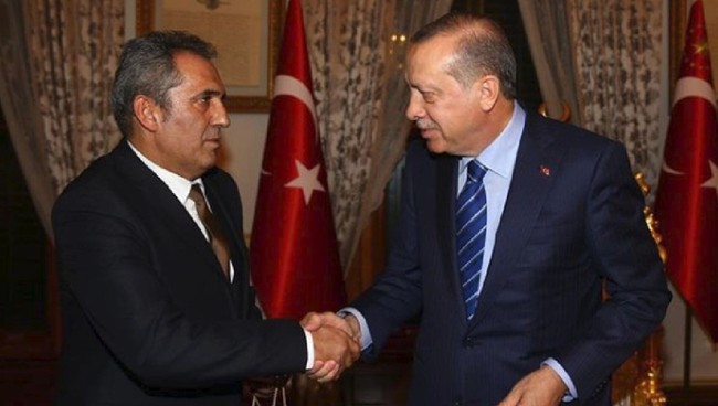 Elini öptü diye linç ettiler! Yavuz Bingöl Cumhurbaşkanı Erdoğan'ın elini öptü, hedef tahtasına oturtuldu... - Resim : 2