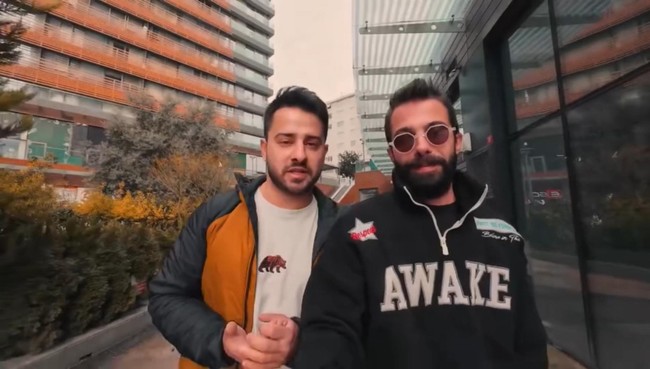 İstanbul Boğazı'nda sörf yapan Batman ile skuter kullanan Örümcek Adam'ın kim olduğu ortaya çıktı!