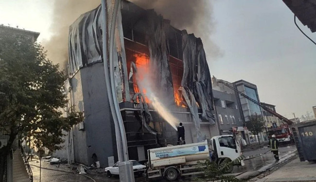 Kocaeli’de parfüm fabrikasında facia! Alevler kısa sürede binayı sardı, 7 işçi hayatını kaybetti