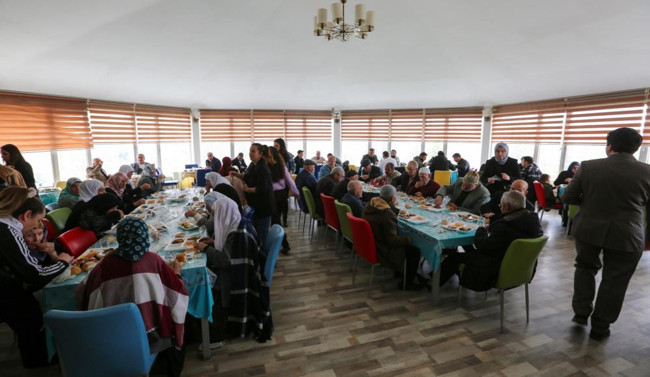 Van’da yaşlılara müzik şöleni: Konservatuar konseri gönülleri fethetti