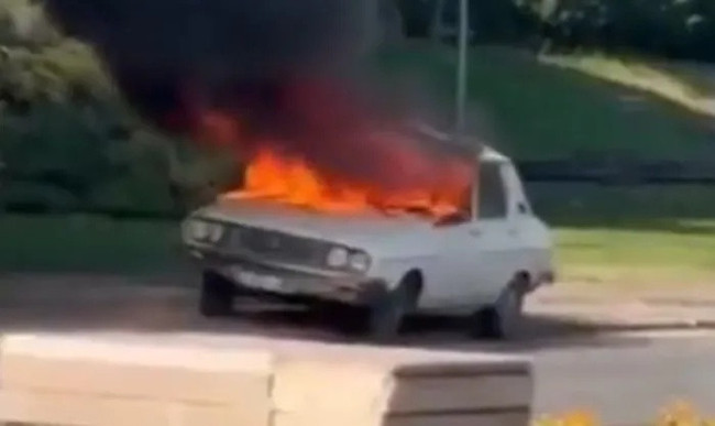 Meclis önünde beyaz Toros yakan şahsın kimliği ortaya çıktı! Suç kaydı kabarık... Tişörtündeki adam kim?