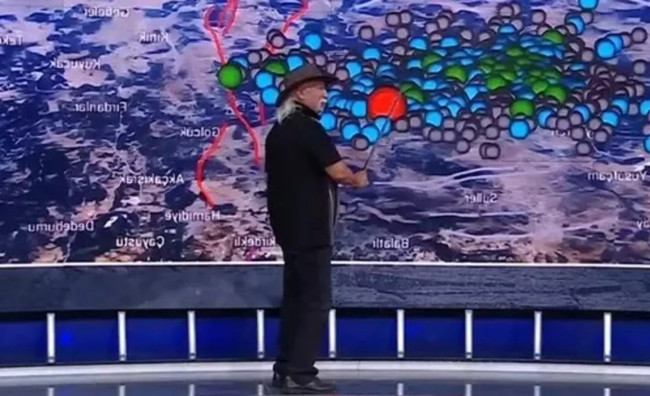 Sındırgı’daki depremler güney hattına kaydı! "Bu yaşananlar artçı değil" diyen Üşümezsoy’dan korkutan uyarı: Sındırgı'da 6.0 büyüklüğünde yeni bir deprem olabilir