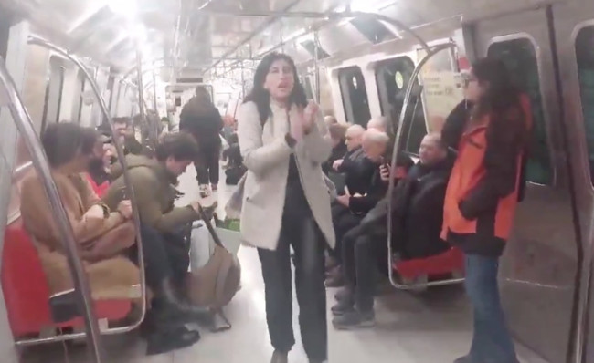İmamoğlu'nun gözaltına alınması sonrası metroda protesto! Fiyaskoyla bitti... - Resim : 2