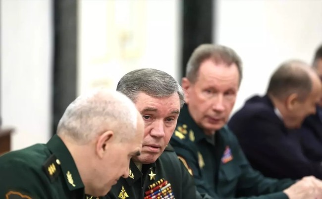 Rusya-Ukrayna barış görüşmeleri öncesi Putin'den dikkat çeken hamle: İstanbul'a göndereceği heyet ile dün toplantı yapmış! - Resim : 2