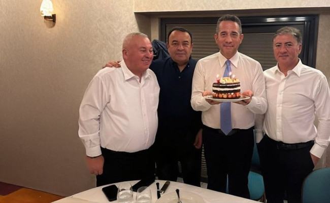 CHP’de skandal görüntü: Komisyona isim yazdırıp toplantıya gitmediler, aynı saatlerde doğum günü kutladılar