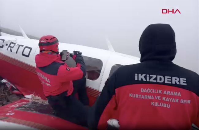 Rize Valisi acı haberi verdi: Düşen uçakta pilot hayatını kaybetti, kadın yolcu sağ bulundu - Resim : 3