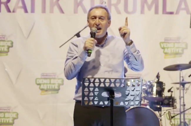 DEM Parti el yükseltti! Tuncer Bakırhan: Öcalan'ı serbest bırakın, 12 metrekarelik hücrede hapsedemezsiniz