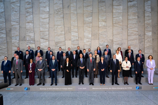 ABD, NATO'nun fişini çekti! Trump, NATO toplantısına bakan göndermedi, Putin’le pazarlığa oturdu!