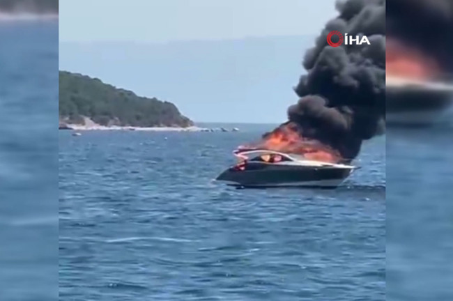 Kınalıada açıklarında 12 kişinin bulunduğu teknede yangın çıktı!