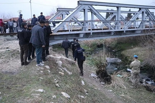 İkinci Narin Güran vakası! Nazlı Şeşen nerede? 4 yaşındaki kayıp Nazlı her yerde aranıyor... - Resim : 4