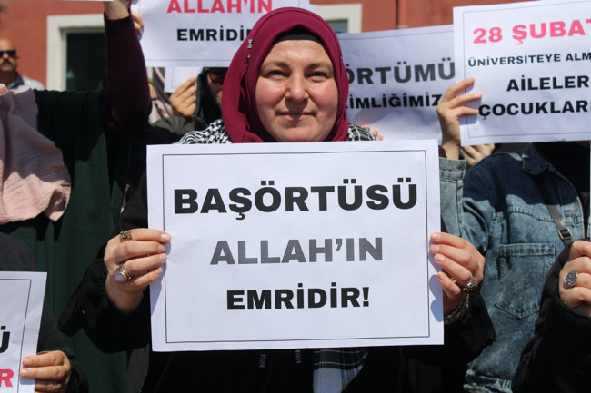 Aydın Adnan Menderes Üniversitesi’nde başörtüsü tepkisi: “28 Şubat’ı tekrar yaşamak istemiyoruz” - Resim : 2