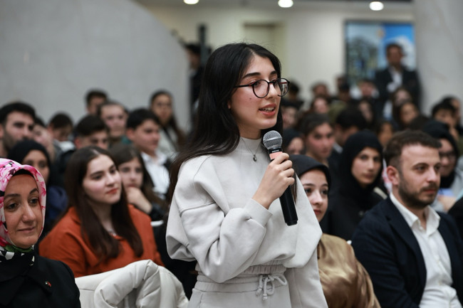 Bilal Erdoğan Sultanbeyli'de gençlerle buluştu - Resim : 2