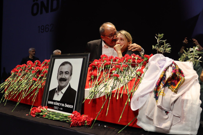 Ağabeyi Ali Önder açıkladı! İşte Sırrı Süreyya Önder'in siyasete atılma nedeni...