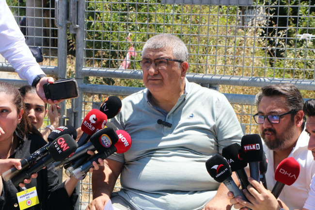 Grand Kartal yangınında 8 yakınını kaybeden Yüksel Gültekin, Turizm Bakanı Ersoy'a isyan etti: Bir kere bile bizi arayıp sormadı. Merhametsiz yürek!