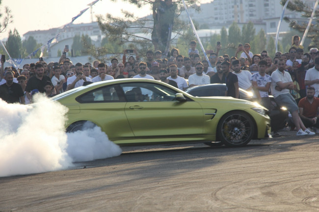 Burada drift yapmak serbest! Sivas’ta gençler için drift pisti açıldı: İlk gösteride araç alev aldı - Resim : 3