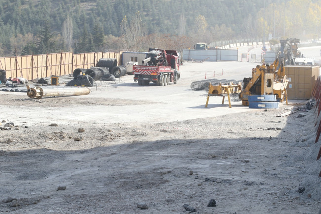 Mamak Metrosu’nda 5 ayda ilerleme yok: Mansur Yavaş’ın temel attığı alanda kazma bile vurulmadı - Resim : 2