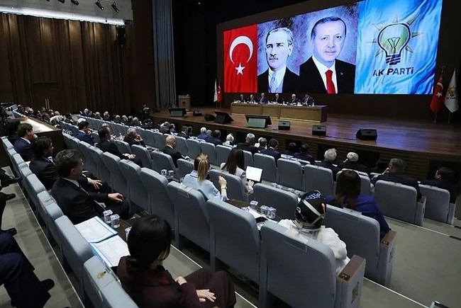 Yeni Anayasa için düğmeye basıldı!  Cumhurbaşkanı Erdoğan "10 arkadaşımızı görevlendirdim" demişti... Komisyondaki isimler belli oldu