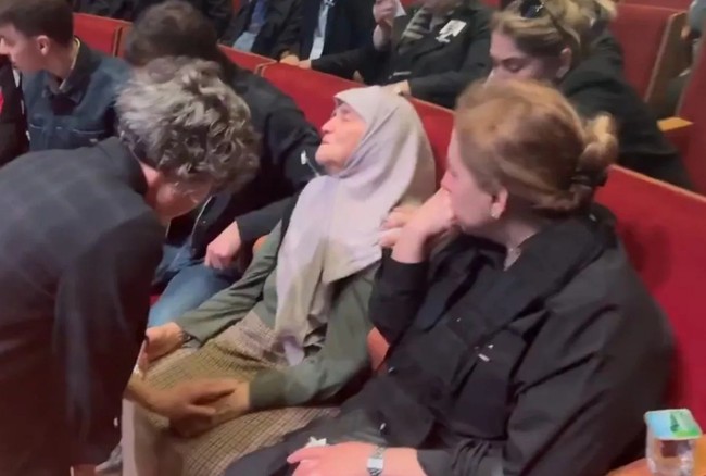 Sırrı Süreyya Önder'in kızı babasına yazdığı mektubu gözyaşlarıyla okudu! "Hayatın bütün rengi gitti..." - Resim : 2