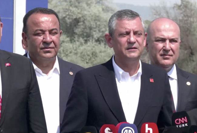 Attı, tuttu sonra gidip gördü, övdü! Uzaktan sallamakla olmuyor Özgür Özel! TUSAŞ’ı ziyaret edince “KAAN’ın azmini gördük” dedi...
