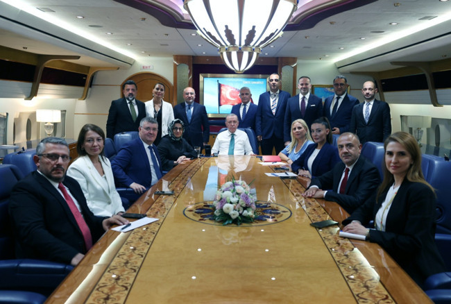 Cumhurbaşkanı Erdoğan'dan Katar dönüşü İsrail'e sert tepki: Netanyahu, Hitler ile ideolojik açıdan akrabadır!