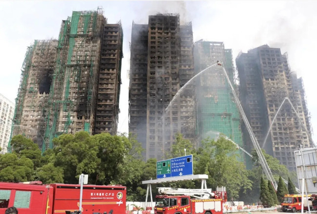 8 apartmanlık sitede ölüm zinciri! Hong Kong’daki yangında can kaybı 128’e çıktı: Skandal ihmaller ortaya çıktı!
