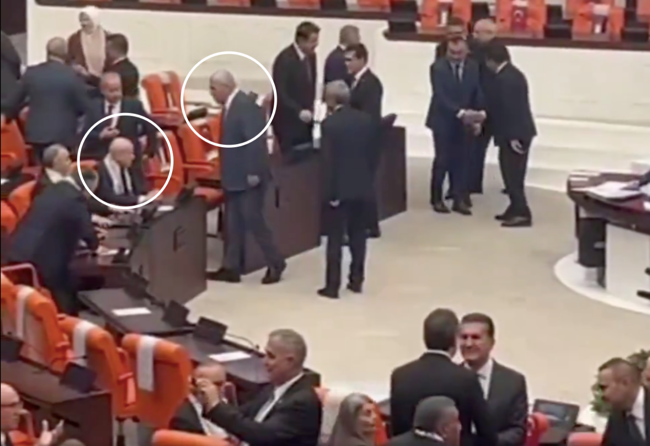 TBMM olağanüstü oturum öncesi dikkat çeken an: Dervişoğlu Bahçeli ile tokalaşmadı