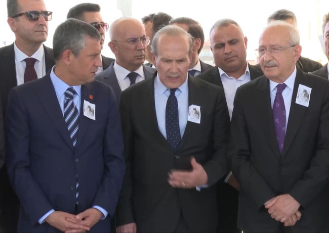 Butlan resti sonrası ilk temas! Kılıçdaroğlu ve Özel cenazede karşı karşıya geldi, gerginlik gözlerden kaçmadı... - Resim : 4