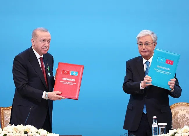 Kazakistan'da stratejik enerji hamlesi! Cumhurbaşkanı Erdoğan duyurdu: Kazak petrolü Türkiye üzerinden dünyaya açılacak! - Resim : 2