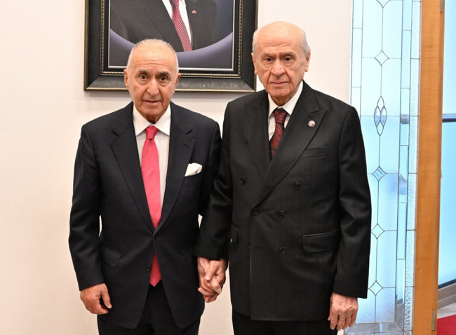 CHP’de kongre iptali sonrası sürpriz temas! Bahçeli, eski CHP lideri Hikmet Çetin ile görüştü