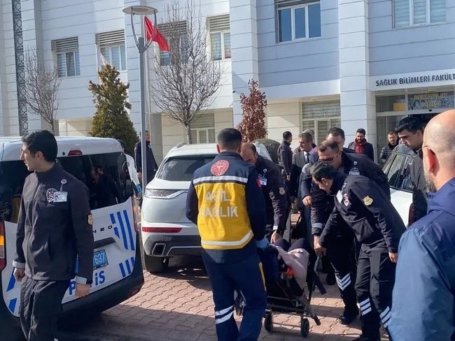 Konya Selçuk Üniversitesi'nde silahlı saldırı! Öğrenci, dekan yardımcısını vurup intihar girişiminde bulundu - Resim : 4