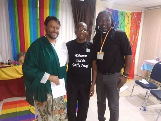 Eşcinsel olduğunu açıklayan imam Muhsin Hendricks, cami çıkışı öldürüldü!