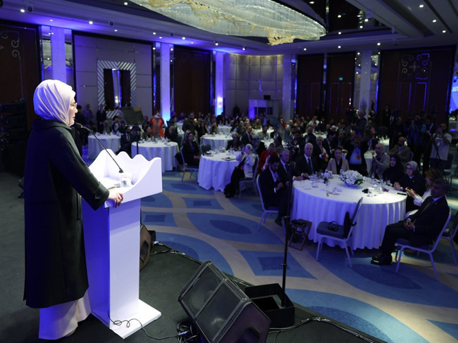 Emine Erdoğan’a Küresel Donörler Forumu’nda En İyi Kadın Lider Ödülü takdim edildi